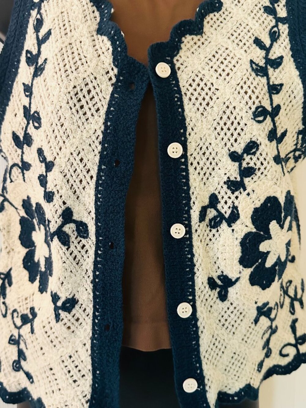 Vintage Style Navy & Cream Floral Crochet Knit Vest Scalloped - Small